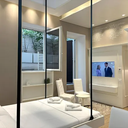 The Poet's Триест