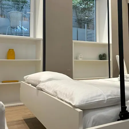 The Poet's Триест