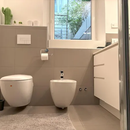 The Poet's Триест